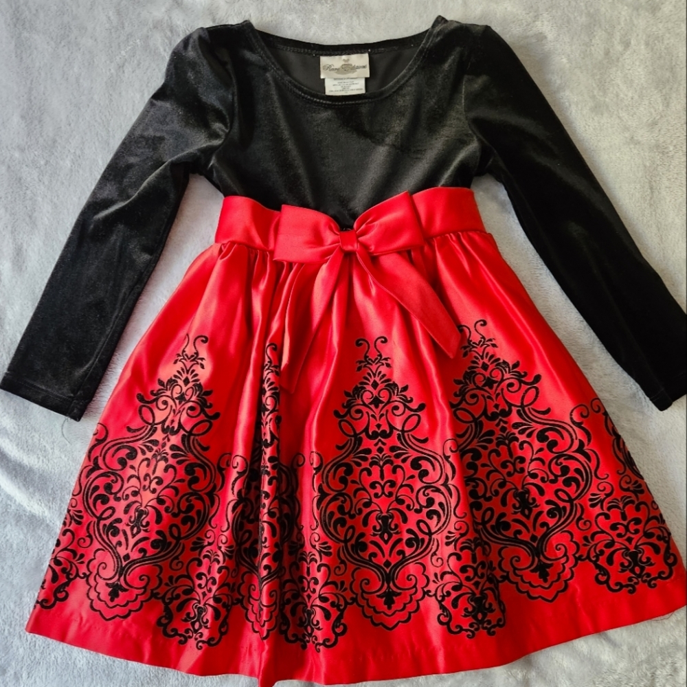 Little girl holiday dress